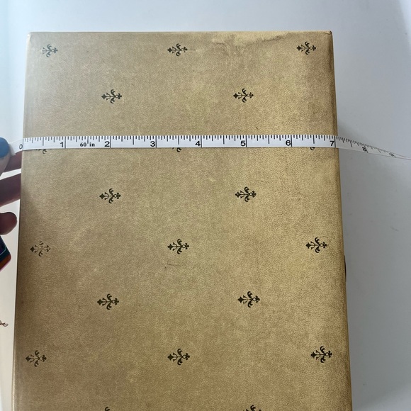 MELE vintage mid-century cream and gold fleur de lis jewelry box - Picture 5 of 12